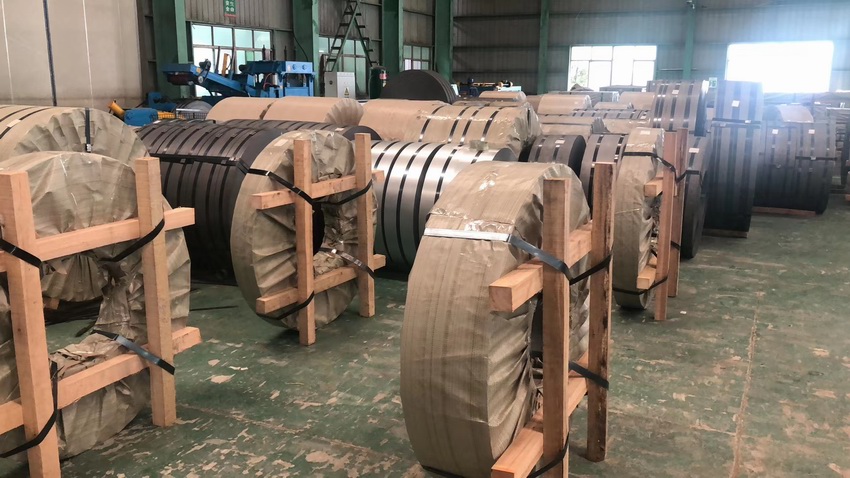 冷轧卷分条打包展示